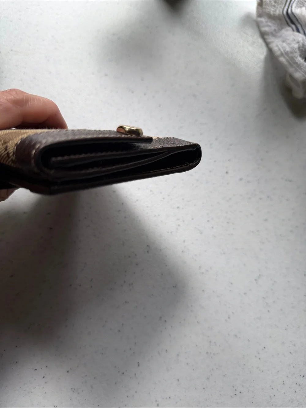 Gucci Tan and Brown GG Canvas Compact Wallet - Picture 4 of 12